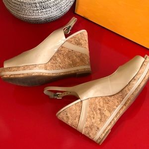 Bone/tan slingback shoes